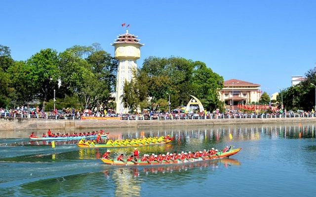 lễ hội đua thuyền ở việt nam (1)