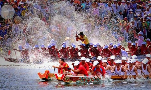 lễ hội đua thuyền ở việt nam (2)